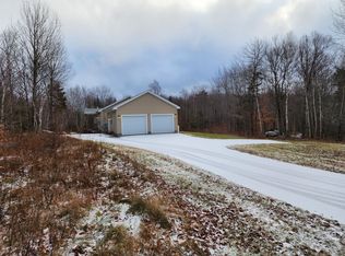 31 Old Mudgett Rd, Newburgh, ME 04444