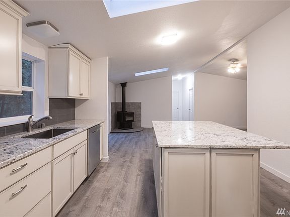 5th image of 41705 109th Avenue Ct E