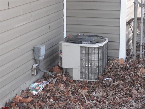 3rd image of 10636 Spring Garden Dr