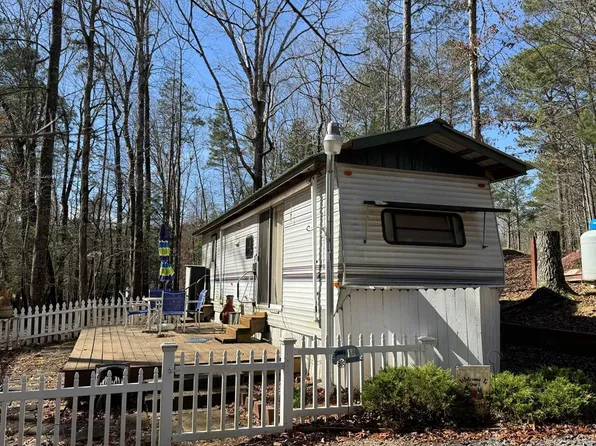 131 10th St, Ellijay, GA 30540