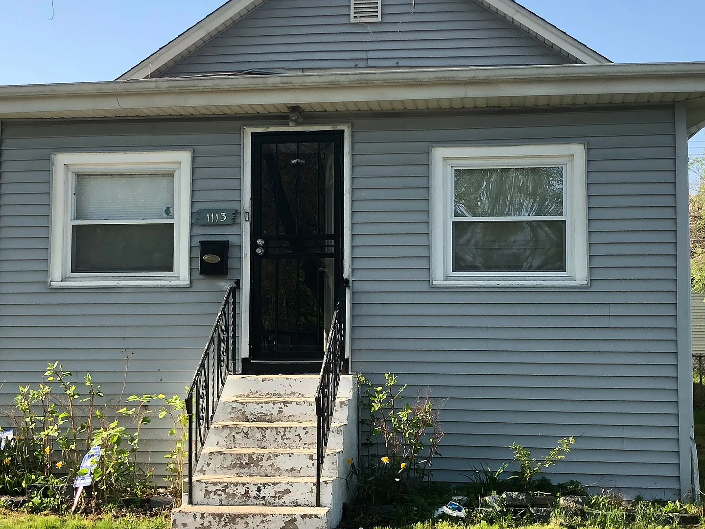 1113 W 123rd St photo 1