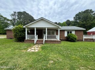 7100 Mobley Rd, Lucama, NC 27851