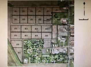 215 S Tahiti Dr, Great Bend, KS 67530