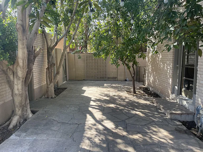 501 W Granada Rd — Photo 18