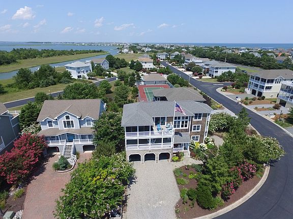 3rd image of 323 Le Pointe Dr