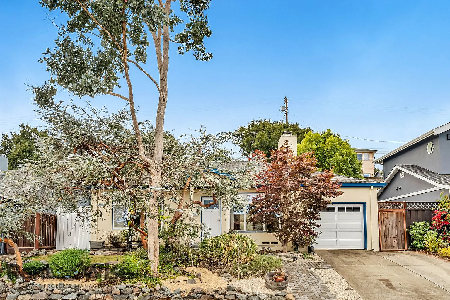 2704 Monterey St photo 1