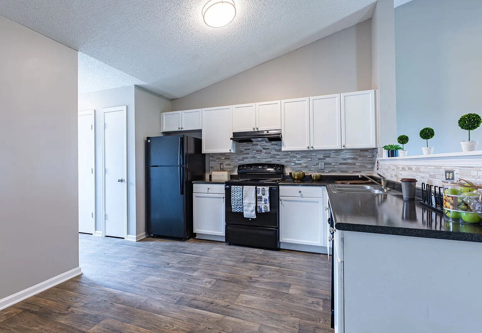 Parkway Station Apartment Homes — Photo 3