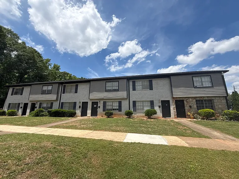 White Oak Townhomes — Photo 9