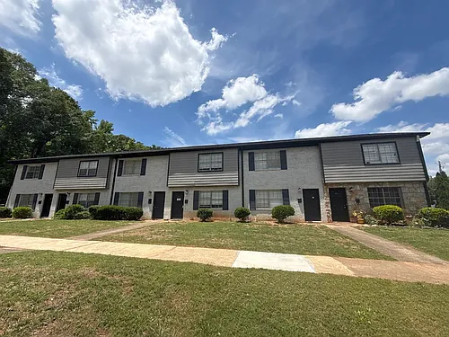 White Oak Townhomes Photo 1