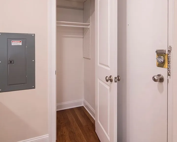 The Parkview at Polifly: In-Unit Washer & Dryer, Heat and Water Included, and Cat & Dog Friendly — Photo 22