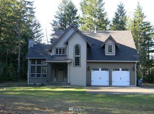 1400 E Stavis Dr NW, Seabeck, WA 98380