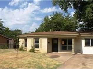 817 Russell Ln, Bedford, TX 76022