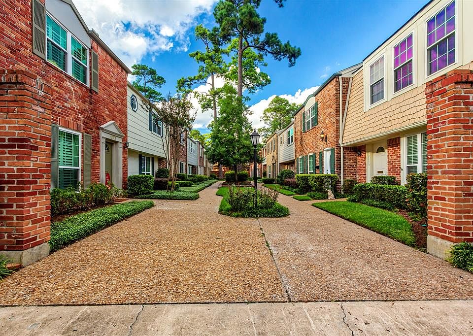 1st image of 12635 Huntingwick Dr #172