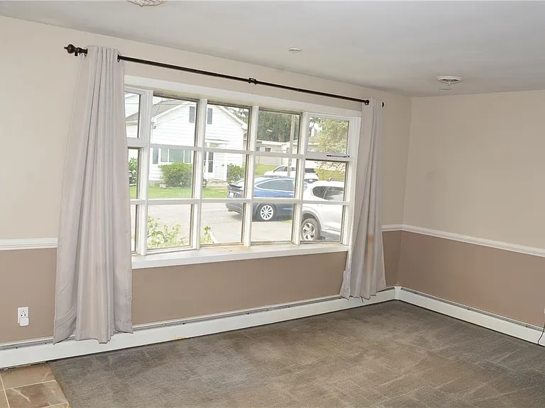 3017 Jefferson St — Photo 3