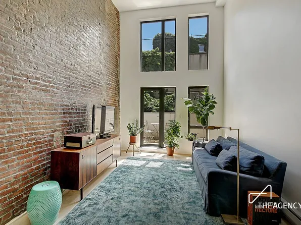 156 Broadway APT 2D, Brooklyn, NY 11211