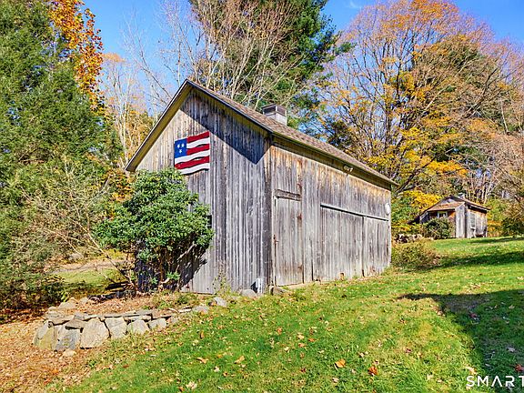 3rd image of 388 East Haddam Moodus Road