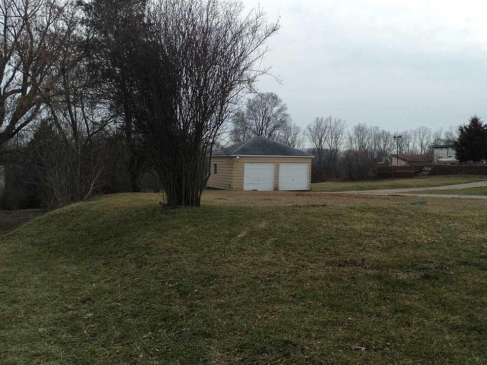 2nd image of 3331 Page Ave