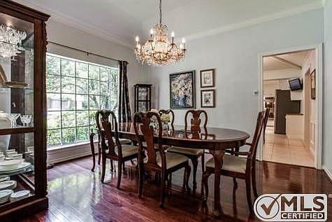 4th image of 9033 Meadowknoll Dr
