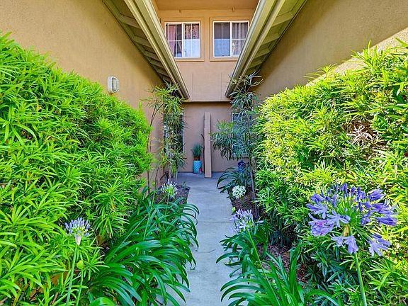 2nd image of 2194 Lago Ventana