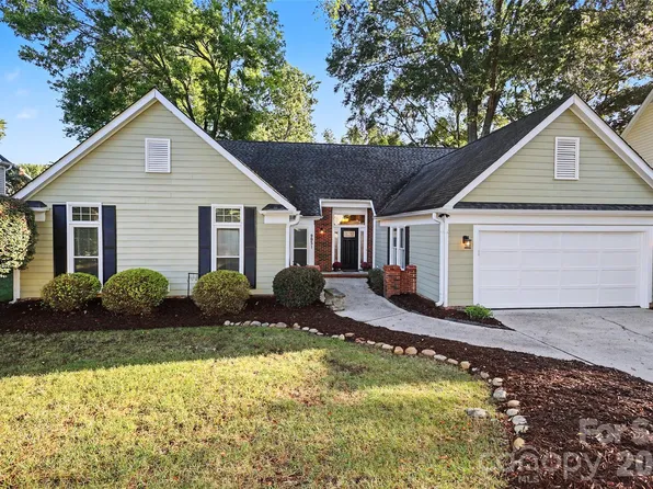 9931 Deer Spring Ln, Charlotte, NC 28210