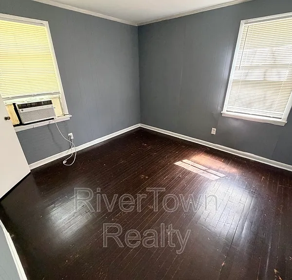 2718 Windsor Pkwy — Photo 10