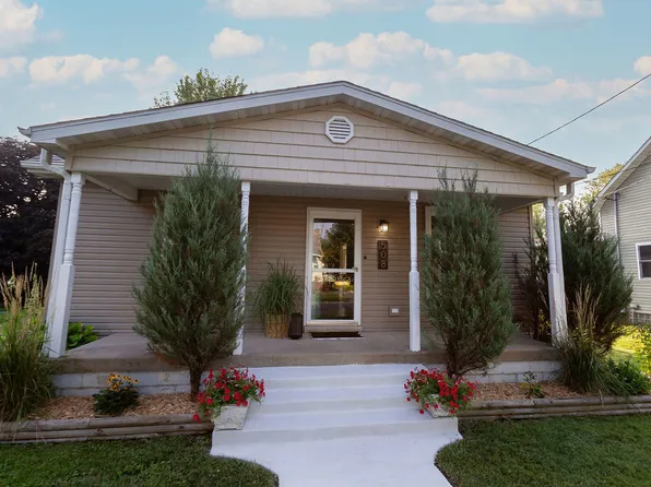 508 N State St, Roanoke, IL 61561