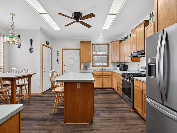 2nd image of 422 Court St