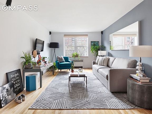 2nd image of 305-313 W 18th St #4D
