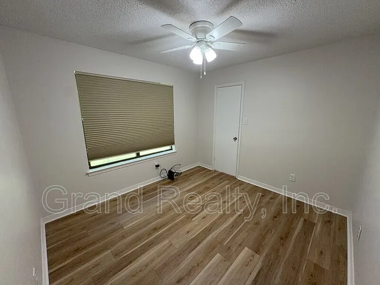 6119 Shawn Ln — Photo 11