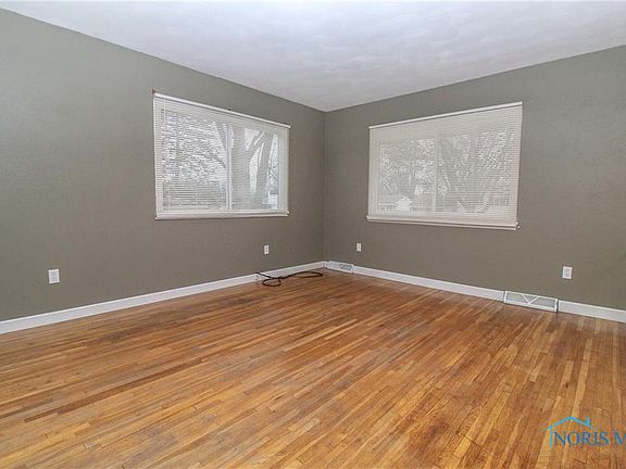 5th image of 325 Shrewsbury St