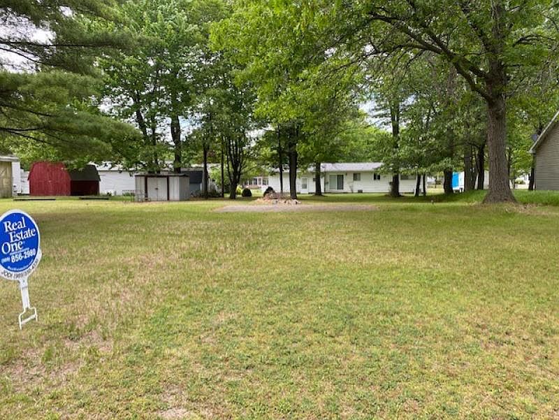 2nd image of 5792 Birch Rd