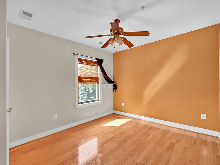 1301 Adams St NE #C — Photo 5