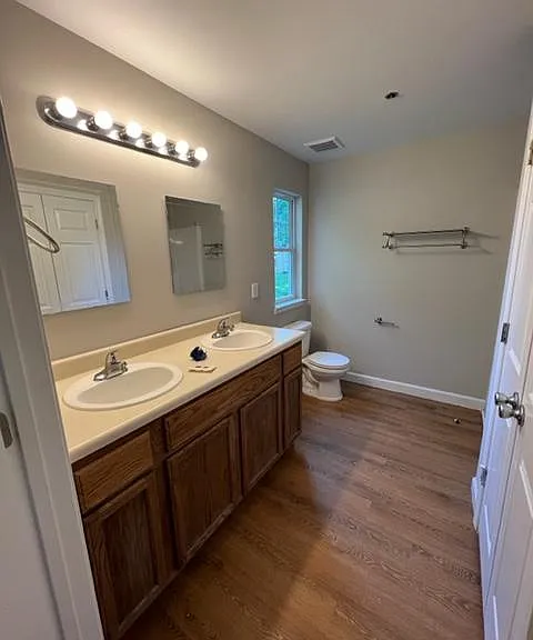 916 Avon Ave #101 — Photo 4