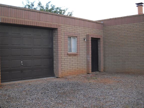 5th image of 4856 S Santa Claus Ave