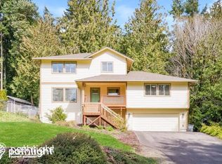 4034 NE Luxury Ln, Bremerton, WA 98311