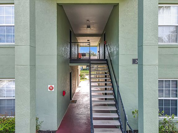 3rd image of 2065 Dixie Belle Dr APT M