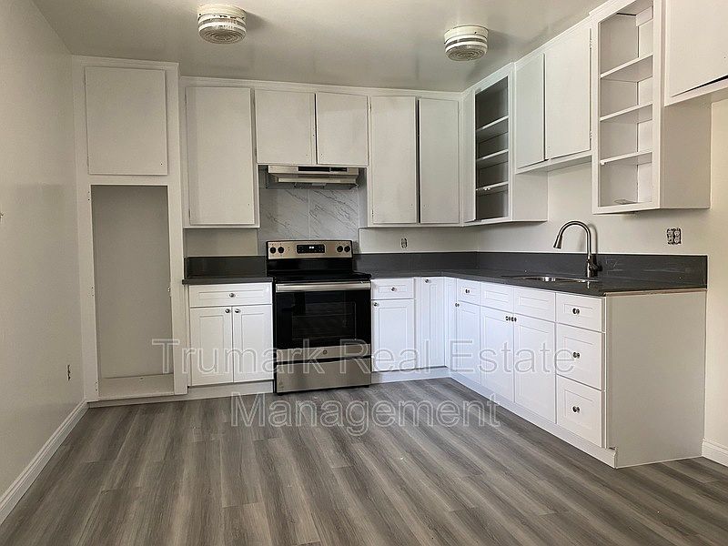 1st image of 11025 Ferina St #14