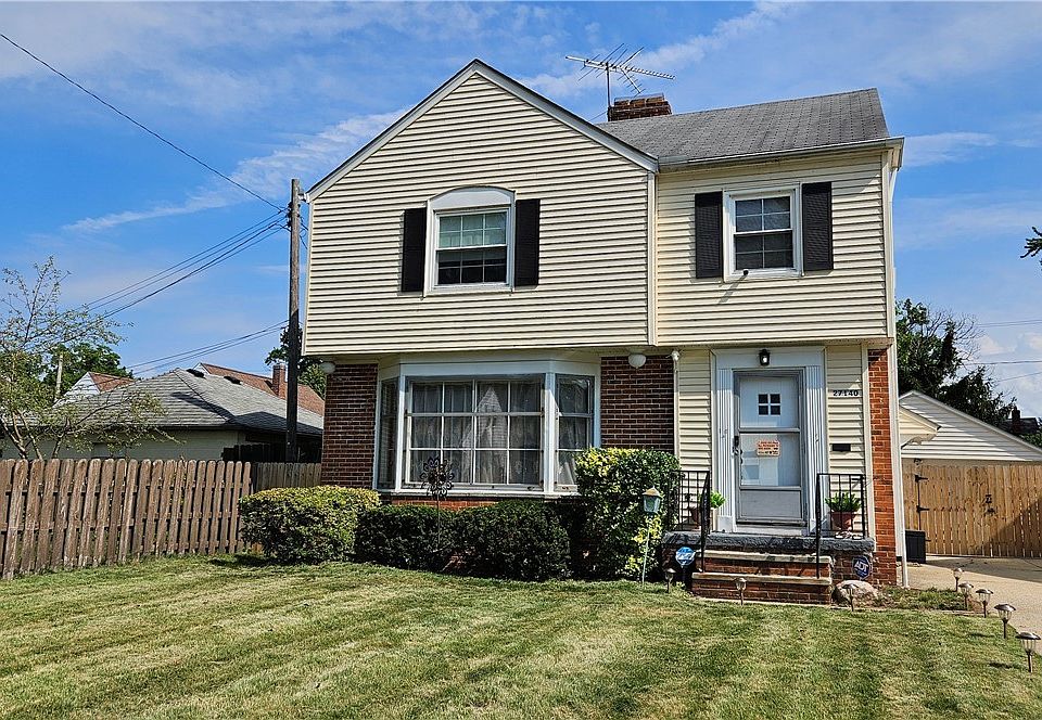 1st image of 27140 Parkwood Dr