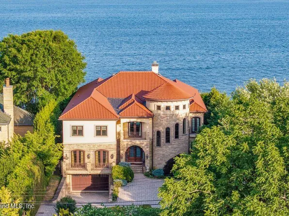40 Wakefield Rd, Staten Island, NY 10312