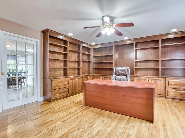 9 Mayflower Ln — Photo 18