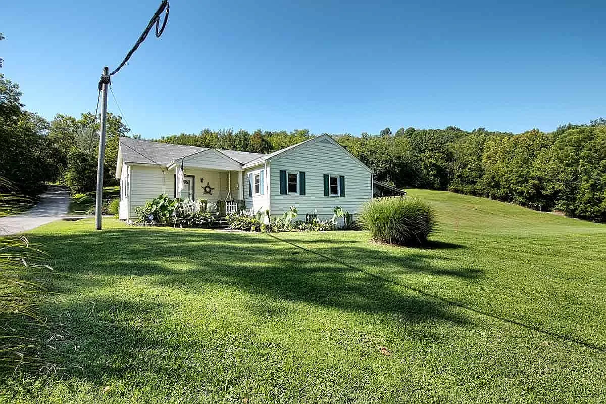3 bed, 1500 sqft, $1,990 — Photo 3