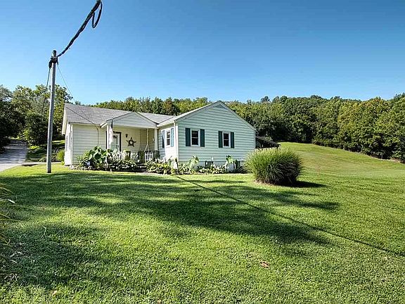 3rd image of 676 Poplar Thicket Rd