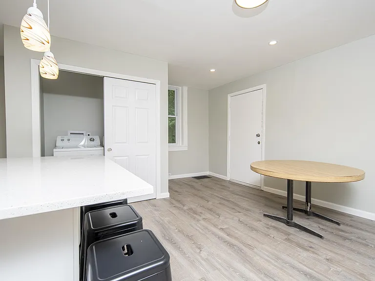 904 Peoples Ave — Photo 8