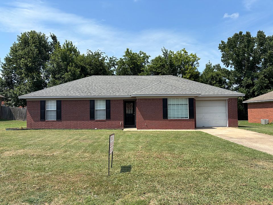 1st image of 2810 Longbow Ln