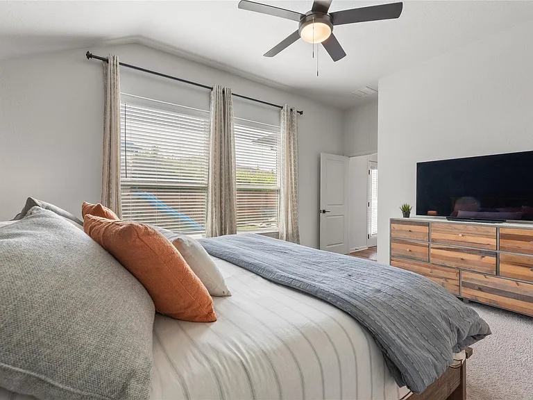 8317 Bestride Bnd — Photo 14