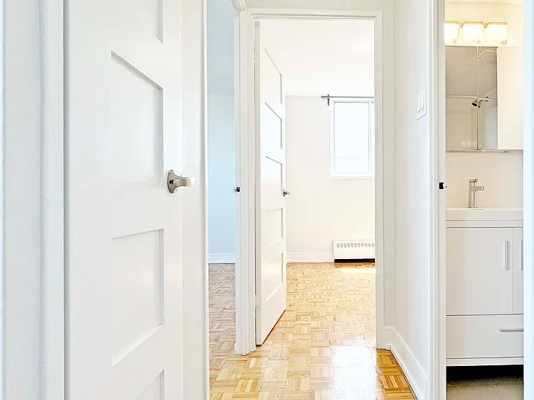 1500 Bathurst St #1208 — Photo 6