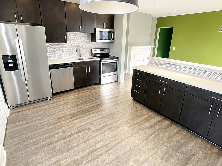 1656 Broadway Ave #201 — Photo 2