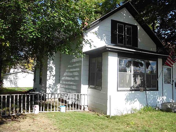 4th image of 1315 Cedar St