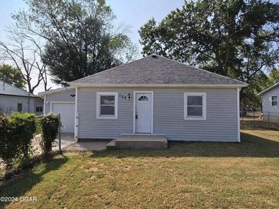 102 S College Street, Liberal, MO, 64762