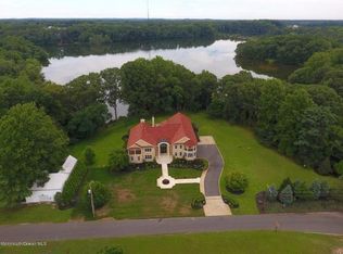 100 Richdale Rd, Colts Neck, NJ 07722